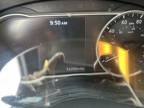 Used 2018 Nissan Kicks SV FWD image 8