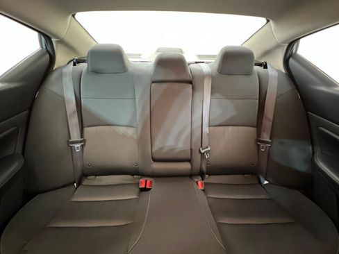 Used 2025 Nissan Altima 2.5 SV FWD image 25