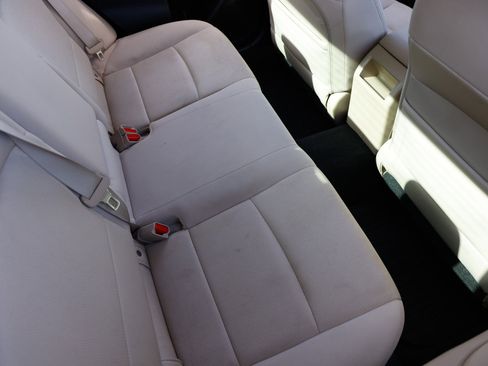 Used 2015 Subaru Legacy 2.5i Premium w/ Moonroof Package image 12