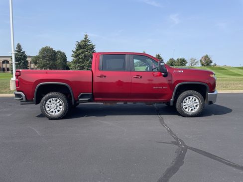 Used 2022 Chevrolet Silverado 3500 LT w/ Convenience Package AWD/4WD image 6