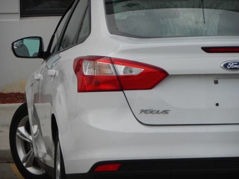 Used 2013 Ford Focus SE image 1