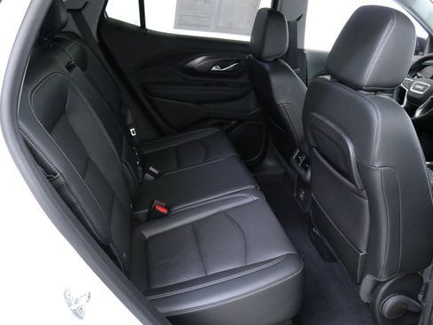 Used 2023 GMC Terrain SLT w/ Elevation Edition image 28