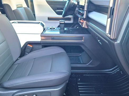 Used 2025 GMC Hummer EV 2X AWD/4WD image 15