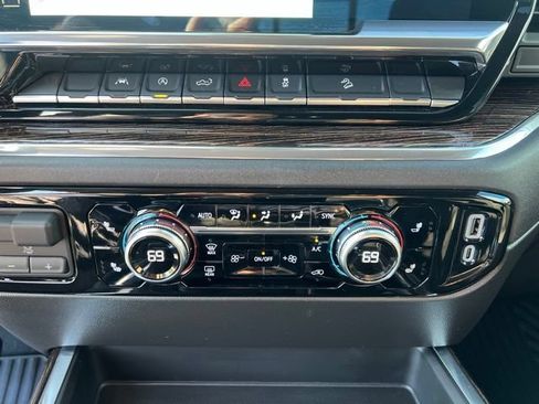 Used 2025 GMC Sierra 1500 Elevation w/ Preferred Package AWD/4WD image 26