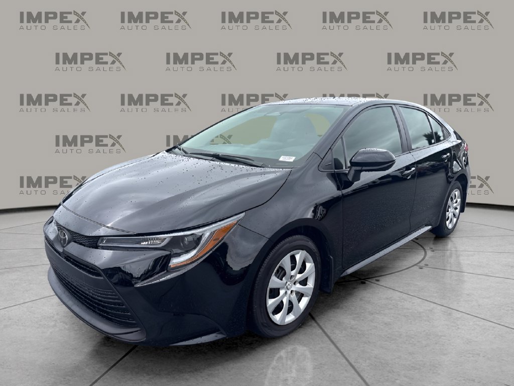Used 2024 Toyota Corolla LE FWD image 1
