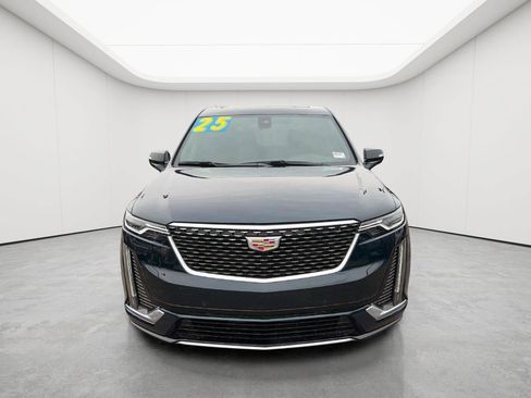 Used 2025 Cadillac XT6 Luxury AWD/4WD image 2