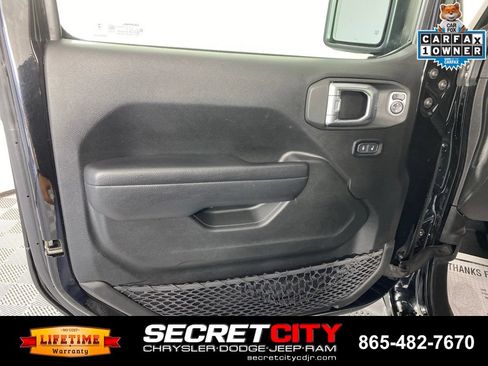 Used 2024 Jeep Wrangler Unlimited w/ Convenience Group AWD/4WD image 12