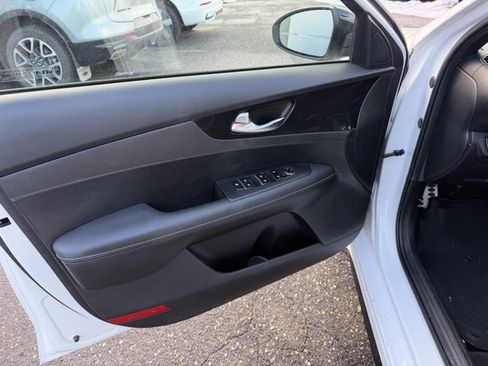 Used 2023 Kia Forte GT-Line w/ GT-Line Technology Package image 17