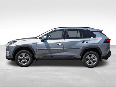 Used 2021 Toyota RAV4 XLE w/ XLE Grade Weather Package AWD/4WD image 7
