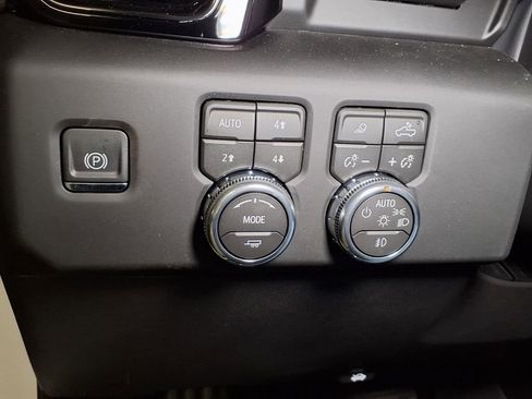 New 2026 GMC Sierra 1500 AT4 w/ AT4 Premium Package AWD/4WD image 17