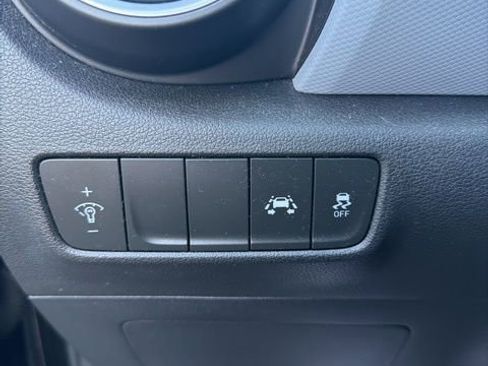 Used 2020 Hyundai Kona SE image 5