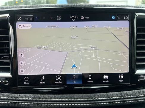 Used 2024 Chrysler Pacifica Limited FWD image 44