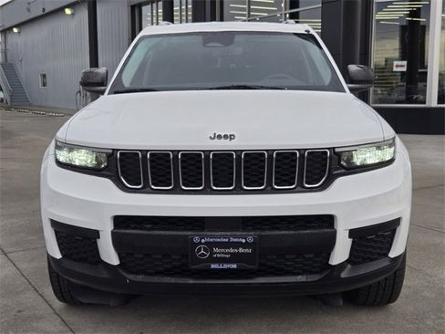 Used 2023 Jeep Grand Cherokee L Laredo image 34