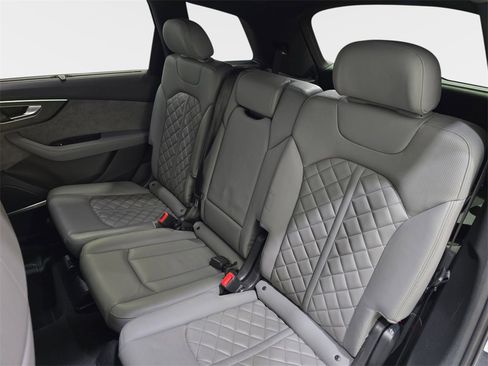 Used 2022 Audi SQ7 Prestige image 17