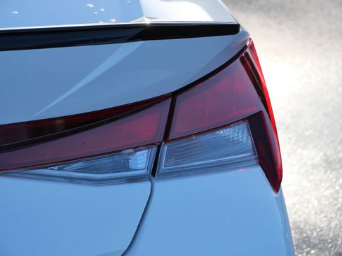 Certified 2025 Hyundai Elantra Sport image 17