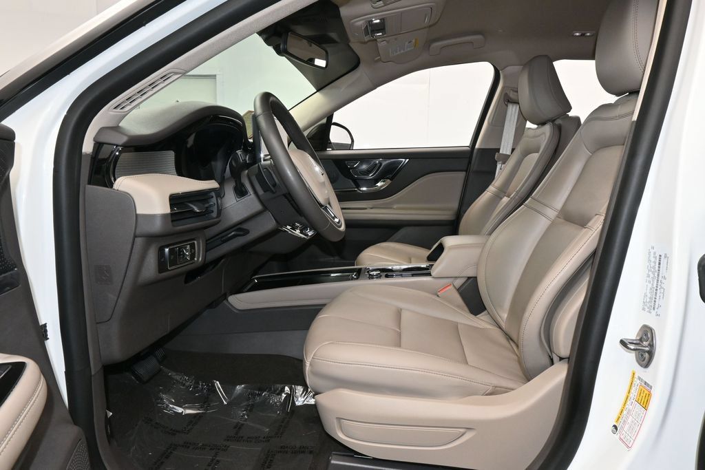 Used 2023 Lincoln Corsair FWD image 11