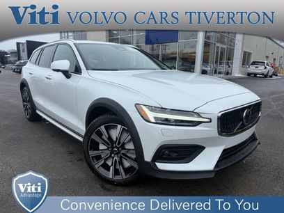 New 2026 Volvo V60 B5 Cross Country Ultra w/ Protection Package Premier