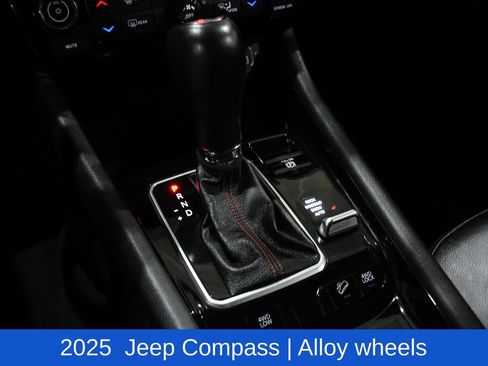Used 2025 Jeep Compass Trailhawk AWD/4WD image 24