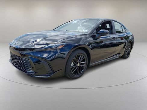 Used 2025 Toyota Camry SE FWD image 5