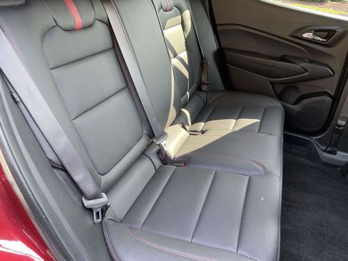 Certified 2025 Chevrolet Trax RS FWD image 18