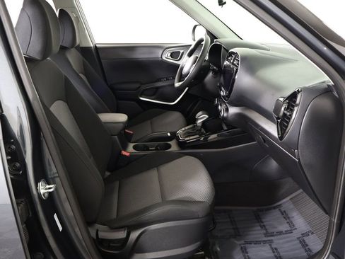 Used 2025 Kia Soul S FWD image 28
