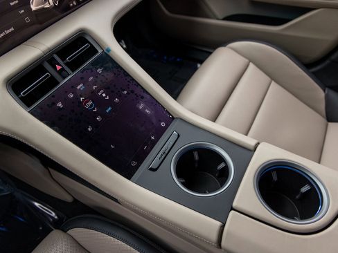 New 2025 Porsche Taycan 4S image 34