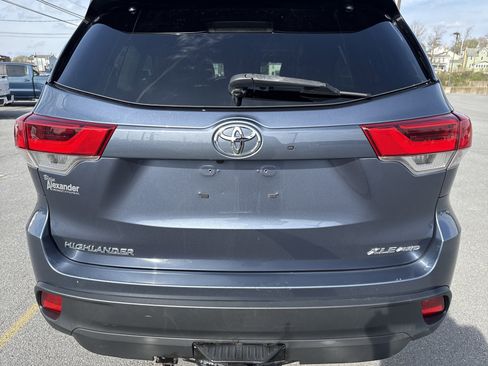 Used 2019 Toyota Highlander XLE image 4