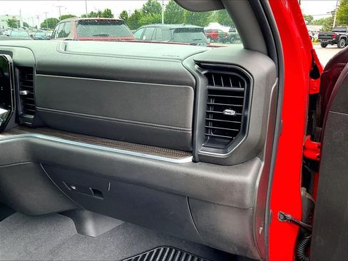 Used 2022 Chevrolet Silverado 1500 LT AWD/4WD image 13