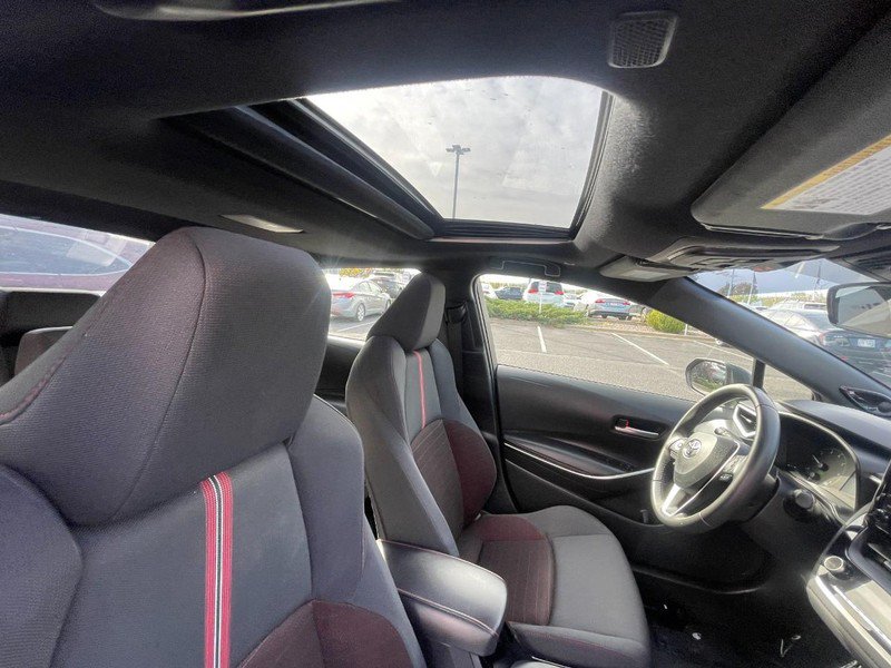 Used 2023 Toyota Corolla SE w/ SE Package FWD image 7