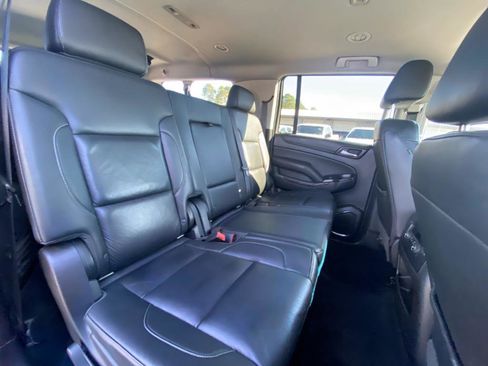 Used 2018 Chevrolet Suburban LT image 20