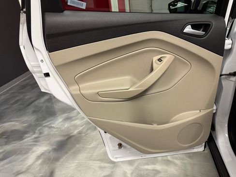 Used 2018 Ford Escape SE image 20