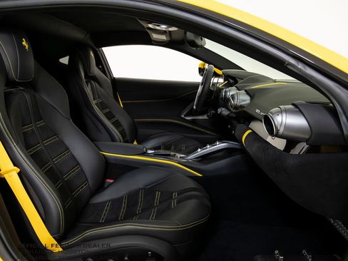 Used 2019 Ferrari 812 Superfast RWD image 12