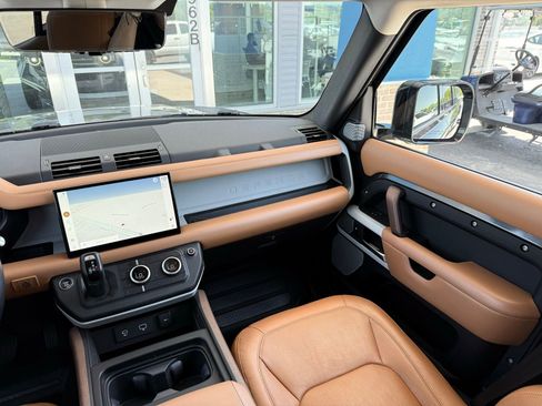 Used 2023 Land Rover Defender 130 First Edition image 37