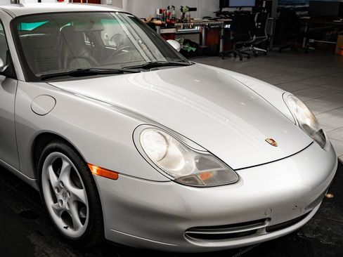 Used 2000 Porsche 911 Carrera image 23