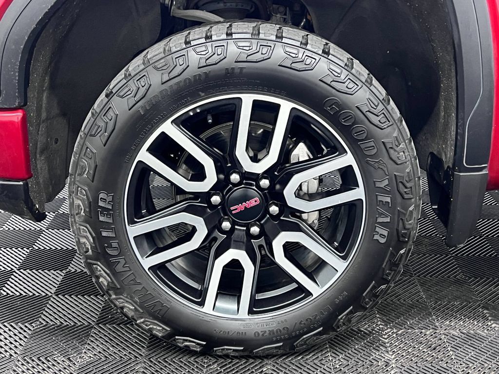 Used 2025 GMC Sierra 1500 AT4 w/ AT4 Premium Package AWD/4WD image 11