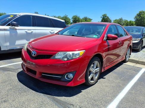 Used 2012 Toyota Camry SE FWD image 2