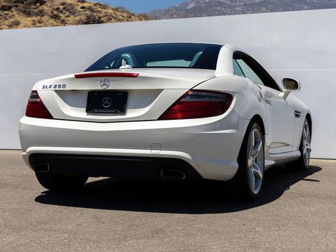 Used 2012 Mercedes-Benz SLK 250 image 10
