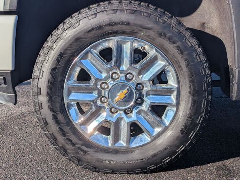 Used 2024 Chevrolet Silverado 3500 High Country w/ Technology Package image 10