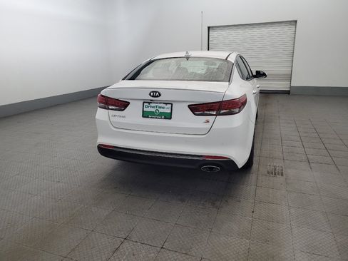 Used 2018 Kia Optima S FWD image 7