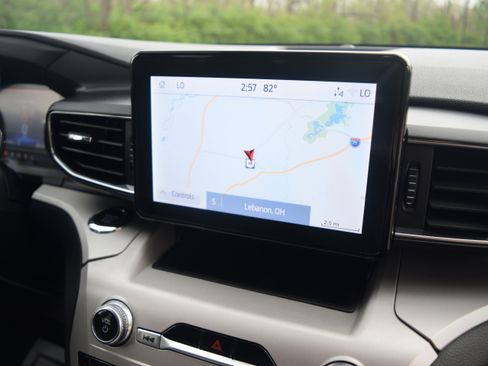 Used 2023 Ford Explorer XLT w/ Equipment Group 202A image 9