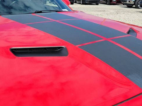 Used 2017 Dodge Challenger SXT Plus image 9