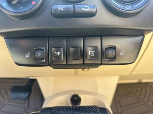 Used 2007 Volkswagen Beetle Convertible w/ Package 1 FWD image 22