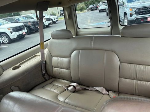 Used 1997 Chevrolet Suburban 2500 w/ Preferred Equipment Group 3 AWD/4WD image 28