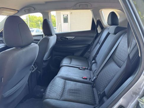 Used 2020 Nissan Rogue S FWD image 8