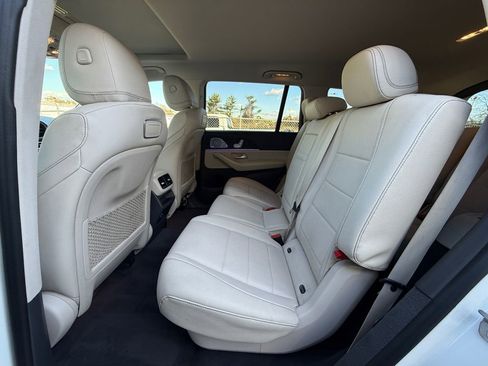 Used 2020 Mercedes-Benz GLS 450 4MATIC image 25