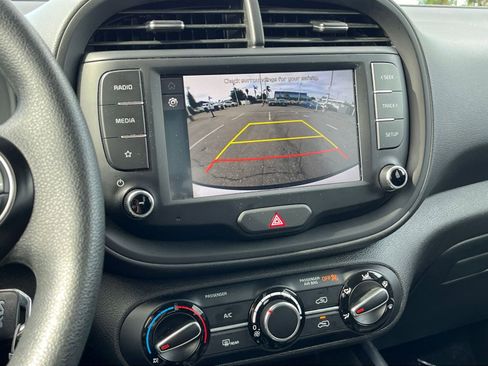 Used 2025 Kia Soul LX w/ LX Technology Package image 24