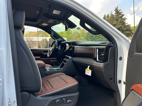 New 2026 GMC Sierra 2500 Denali Ultimate AWD/4WD image 47