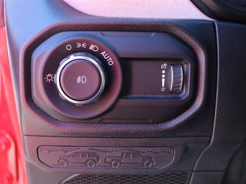Used 2024 Jeep Wrangler Unlimited Sport AWD/4WD image 18