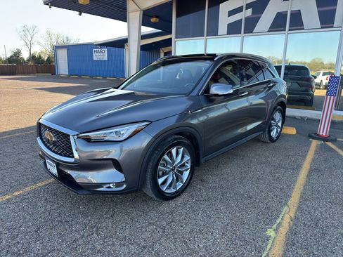 Used 2021 INFINITI QX50 Essential w/ Convenience Package image 3