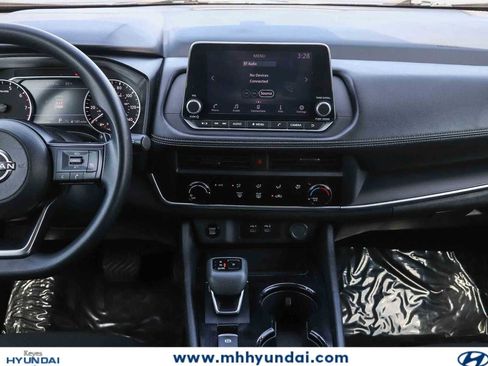 Used 2024 Nissan Rogue S AWD/4WD image 10